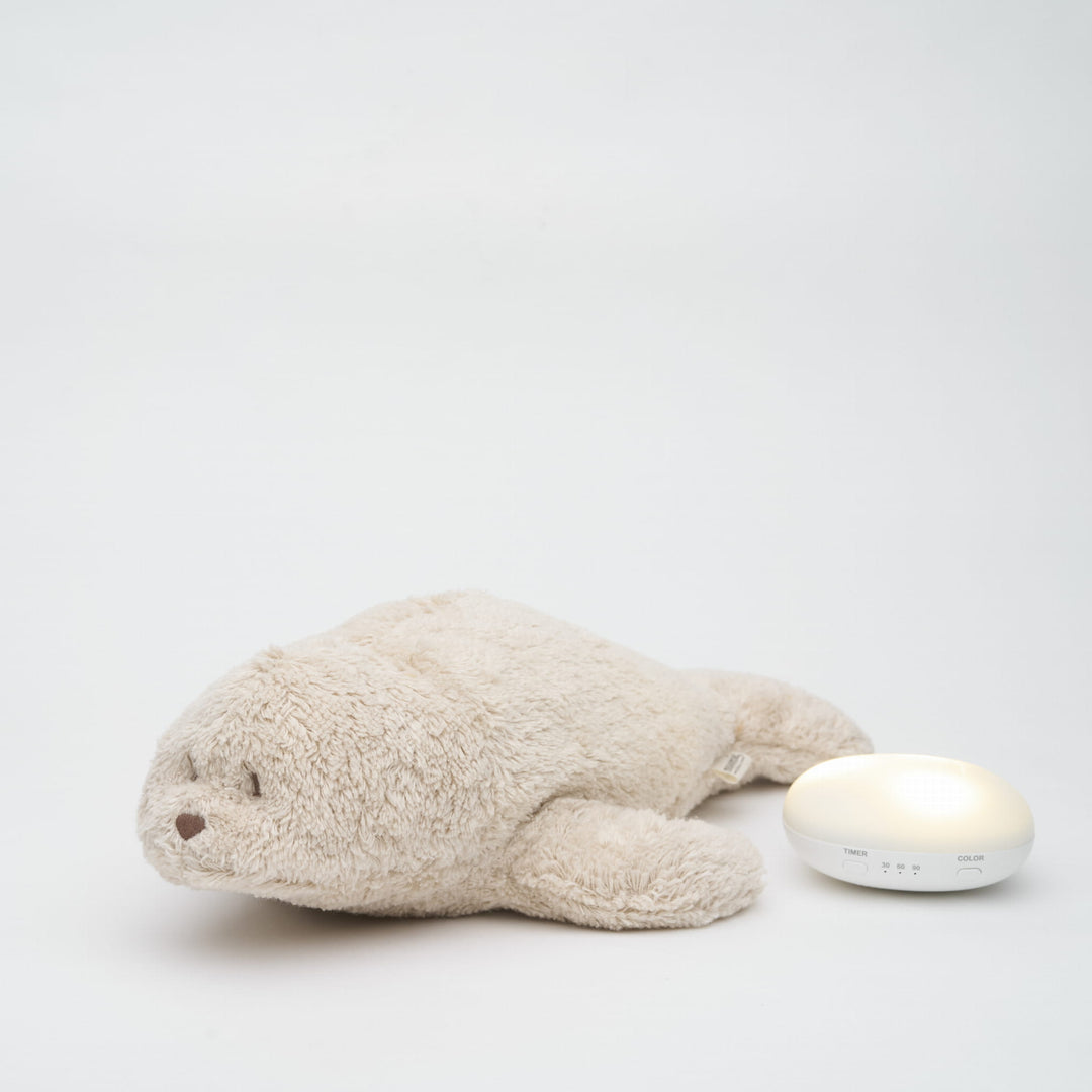 Moonie – Organic Humming Seal with Lamp – Sand - Mabel & Fox