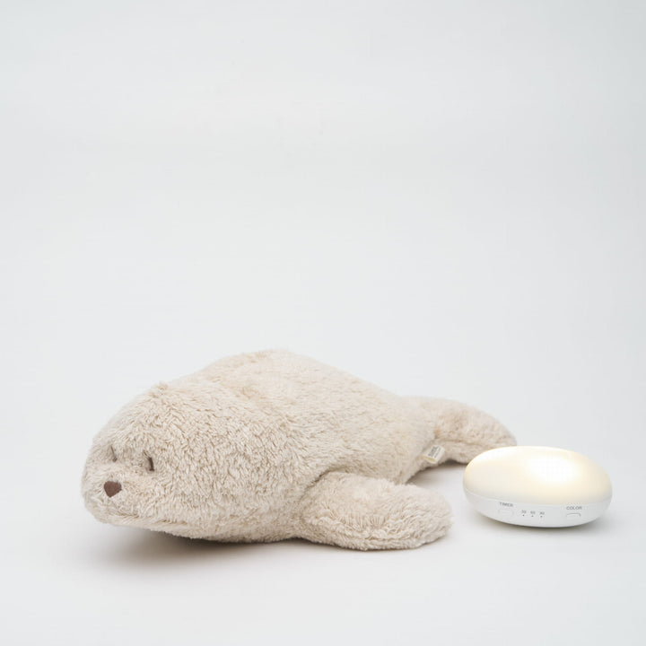 Moonie – Organic Humming Seal with Lamp – Sand - Mabel & Fox