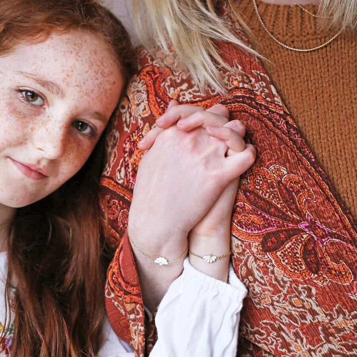 Lisa Angel - Mother & Child Bracelet - Set of 2 Flower Bracelets - Gold