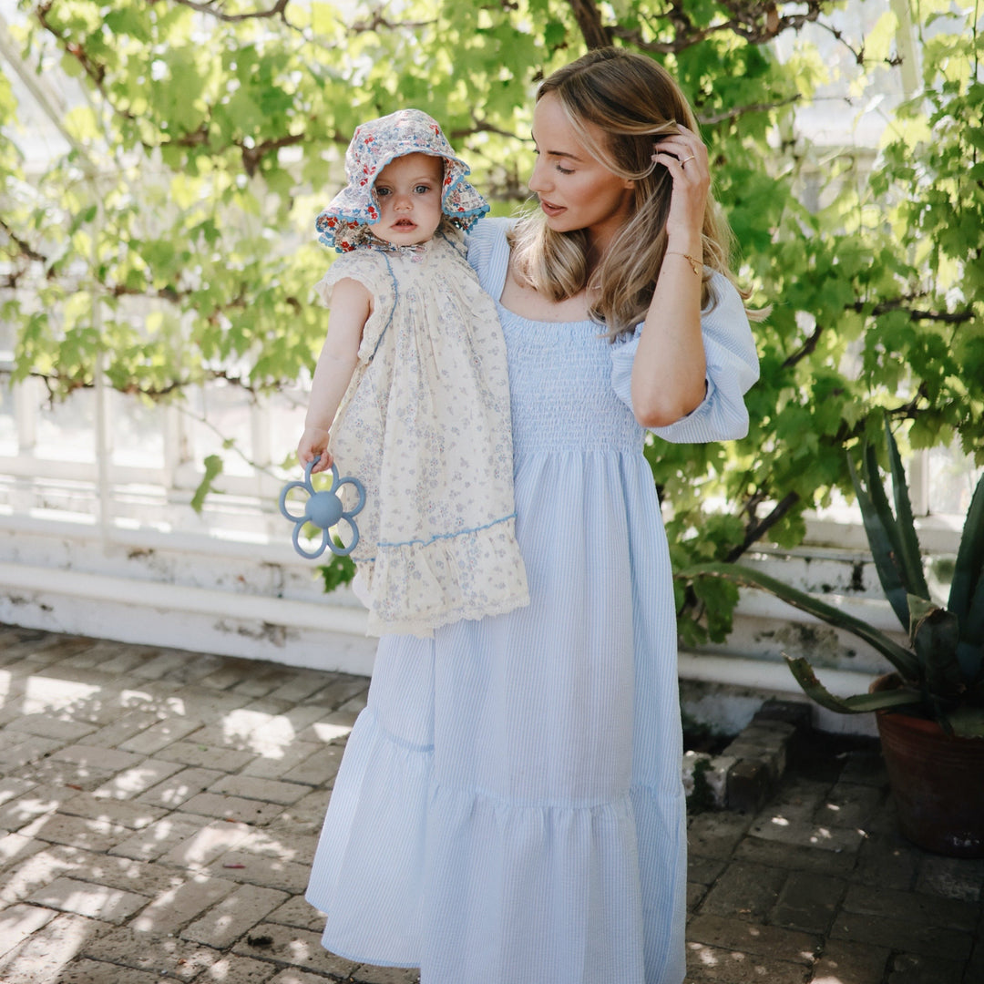 Mushie - Daisy Rattle - Teether - Faded Denim - Mabel & Fox