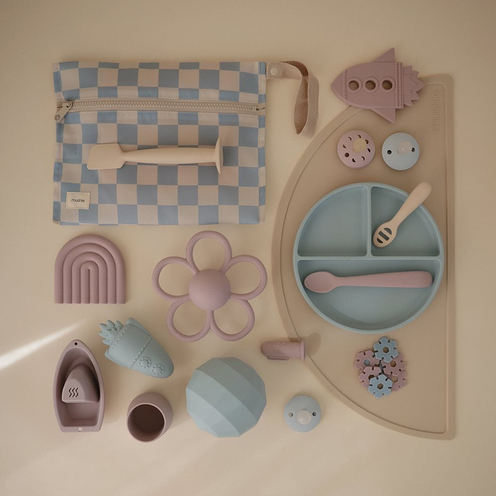 Mushie - Daisy Rattle - Teether - Soft Lilac - Mabel & Fox