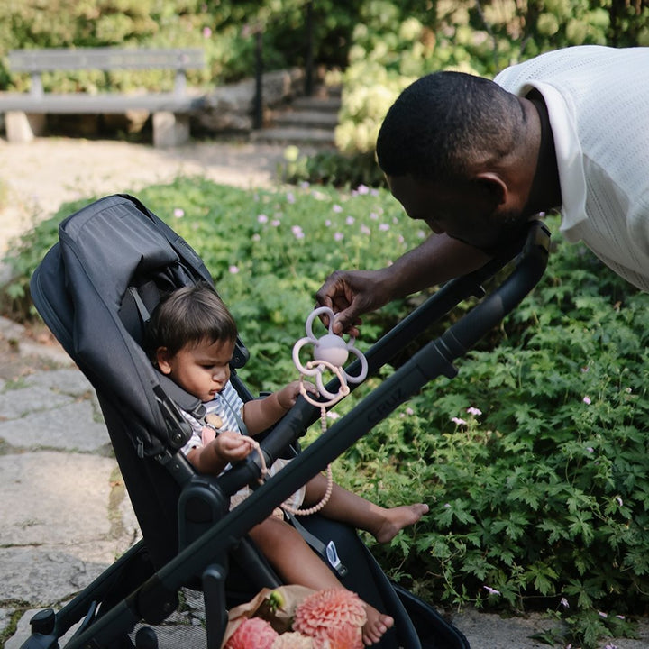 Mushie - Daisy Rattle - Teether - Soft Lilac - Mabel & Fox