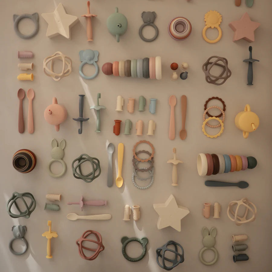 Mushie - Finger Toothbrush Blush/Shifting Sand - Mabel & Fox