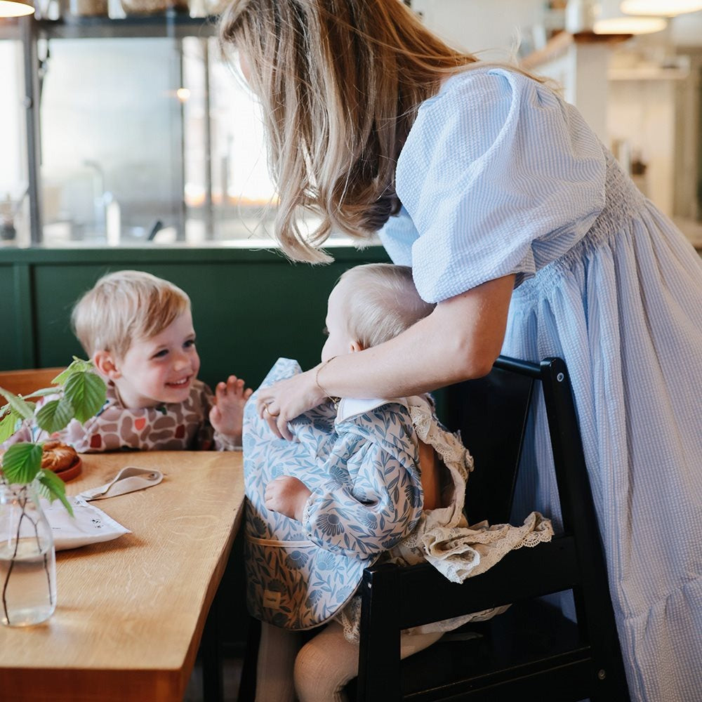 Mushie - Long Sleeve Bib - Blue Flowers - Mabel & Fox