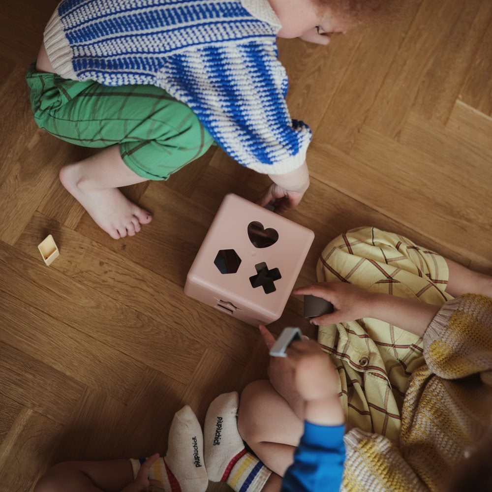 Mushie - Mushie Shape Sorting Box - Petal - Mabel & Fox