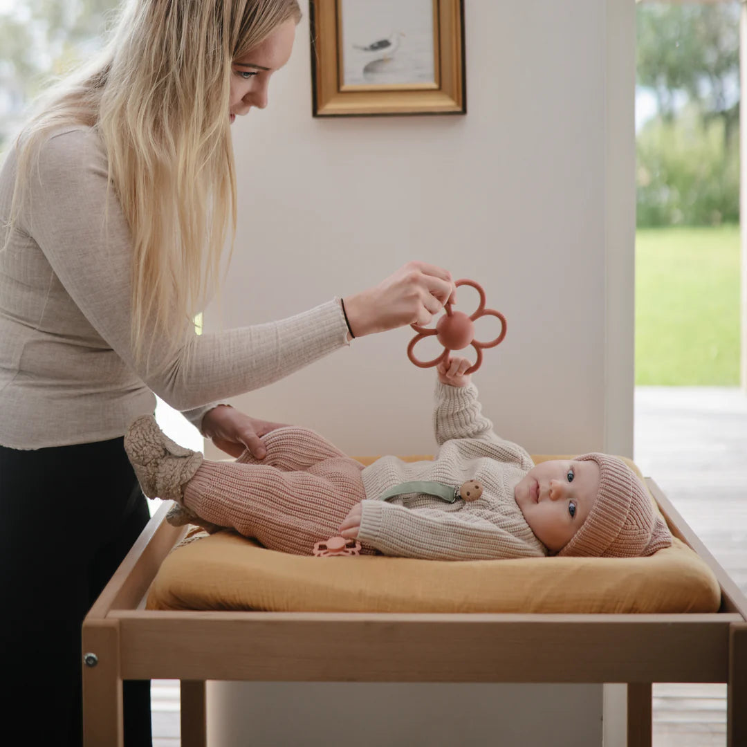 Mushie - Rattle Teether - Daisy - Dusty Rose - Mabel & Fox