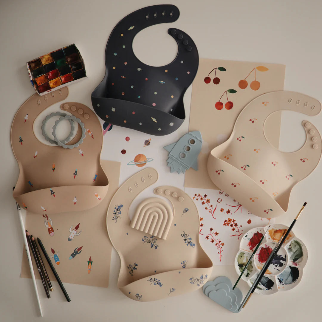 Mushie - Silicone Bib - Rocket - Mabel & Fox