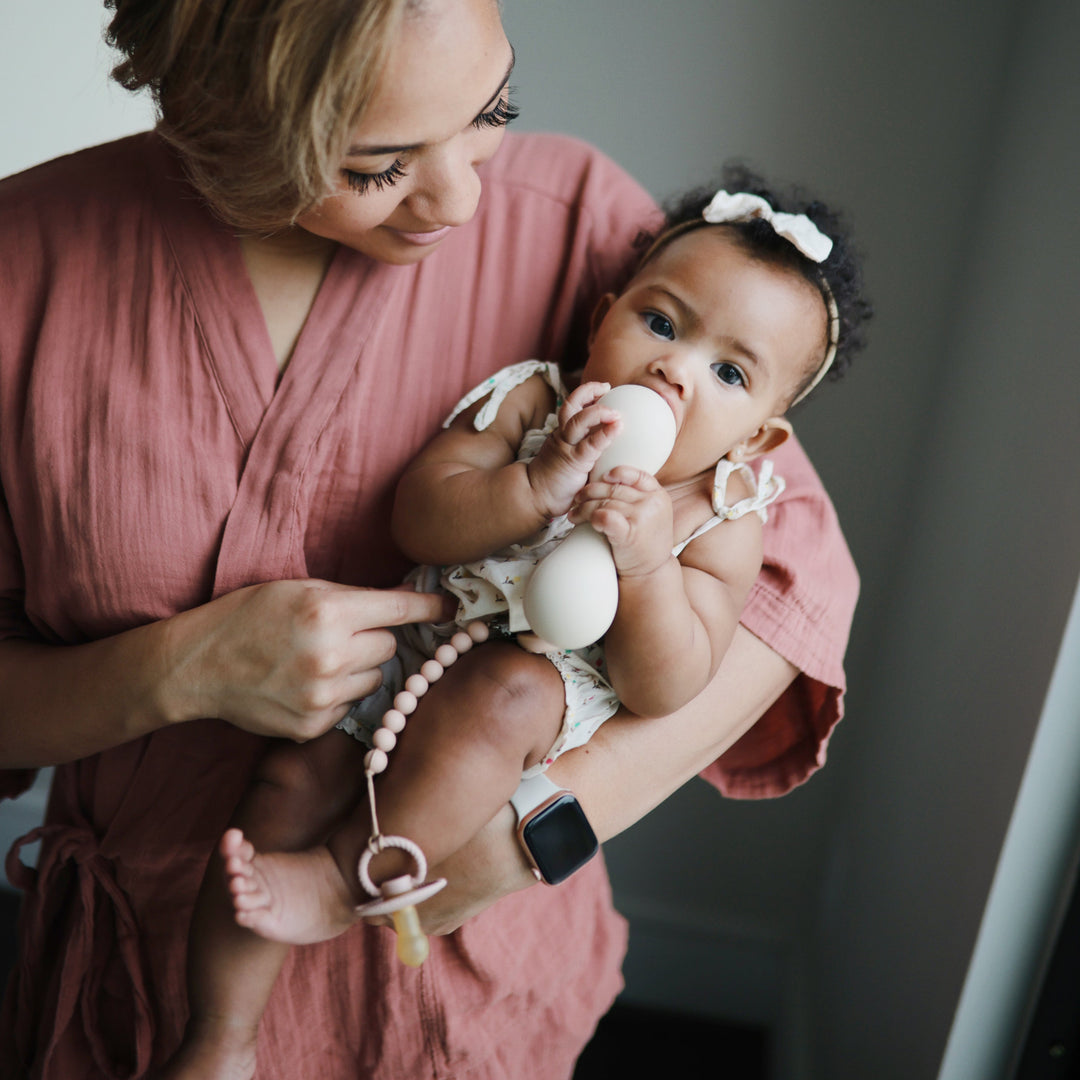 Mushie - Silicone Pacifier Clip - Hera Blush - Mabel & Fox