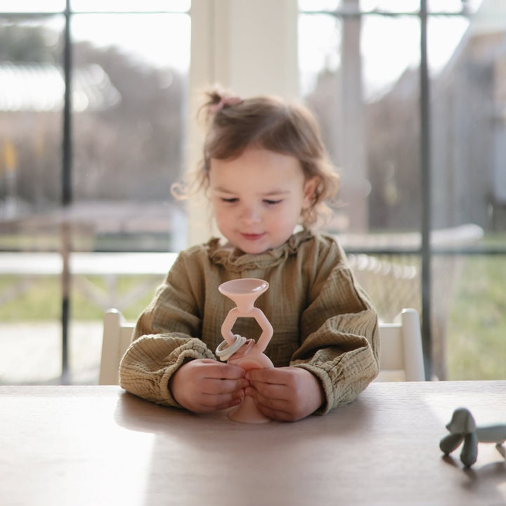 Mushie - Suction Toy HexaPop - Blush - Mabel & Fox