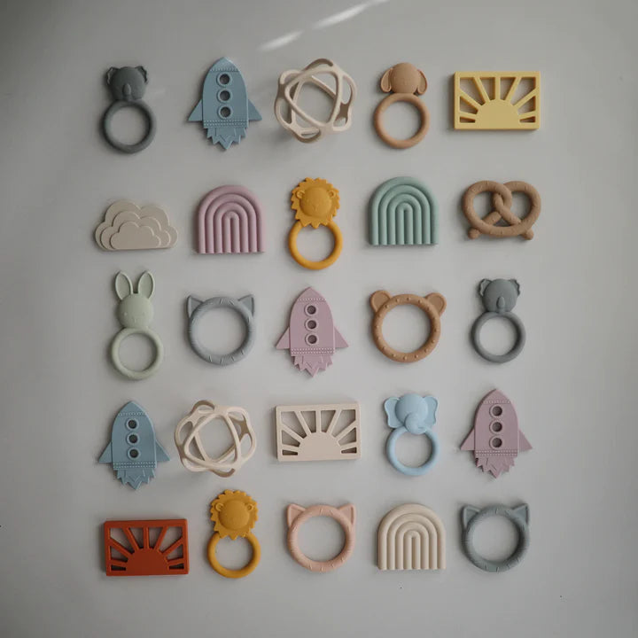Mushie - Teether - Rainbow - Cambridge Blue - Mabel & Fox