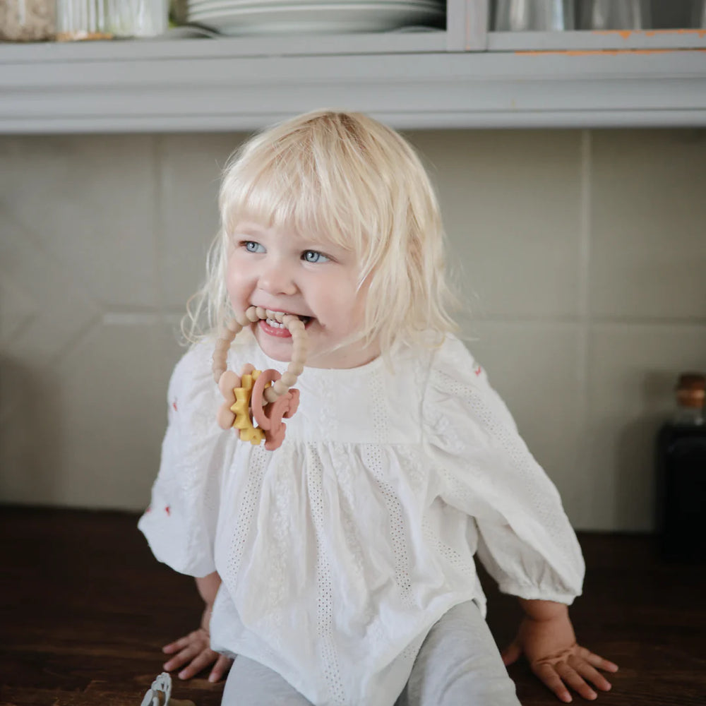 Mushie - Teething Ring - Nature - Mabel & Fox