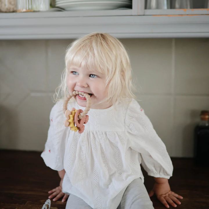 Mushie - Teething Ring - Nature - Mabel & Fox