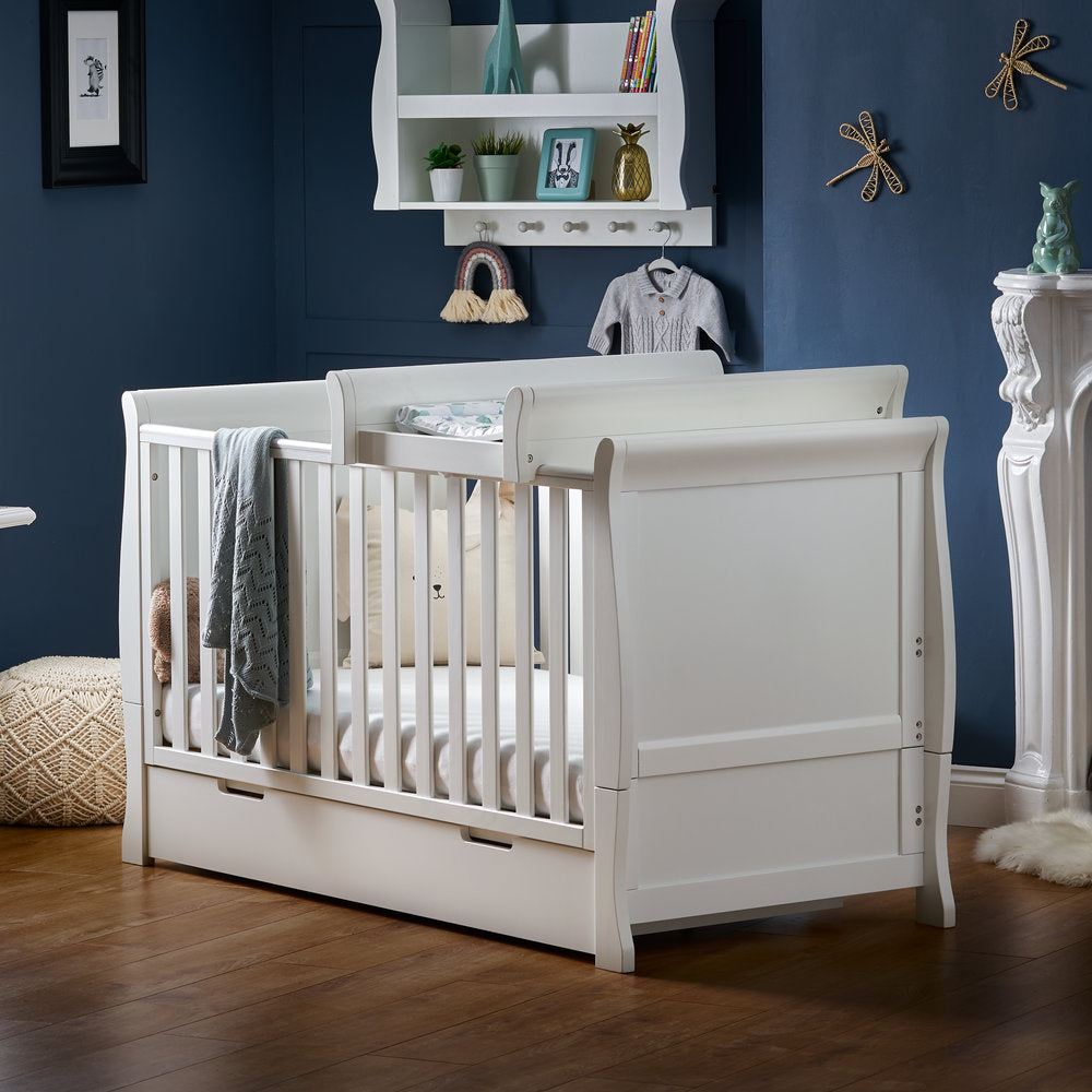 OBaby - Stamford Classic Cot Bed & Cot Top Changer - White - Mabel & Fox