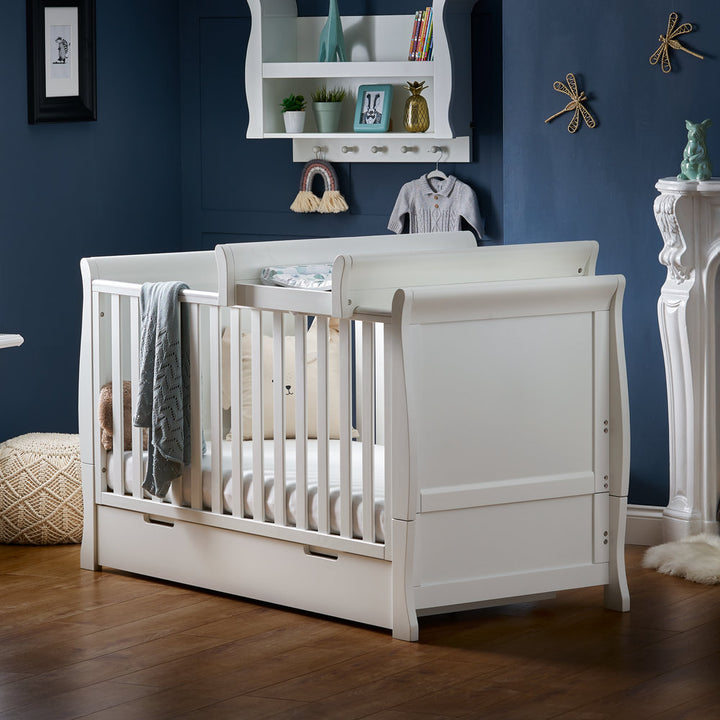 OBaby - Stamford Classic Cot Bed & Cot Top Changer - White - Mabel & Fox