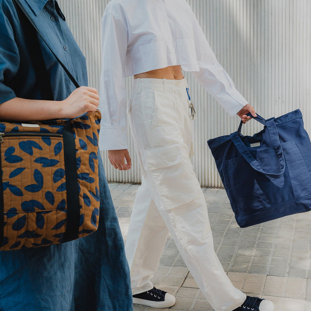 Nobodinoz - Paris-Tokyo Daily Tote Bag - Blue Leaves