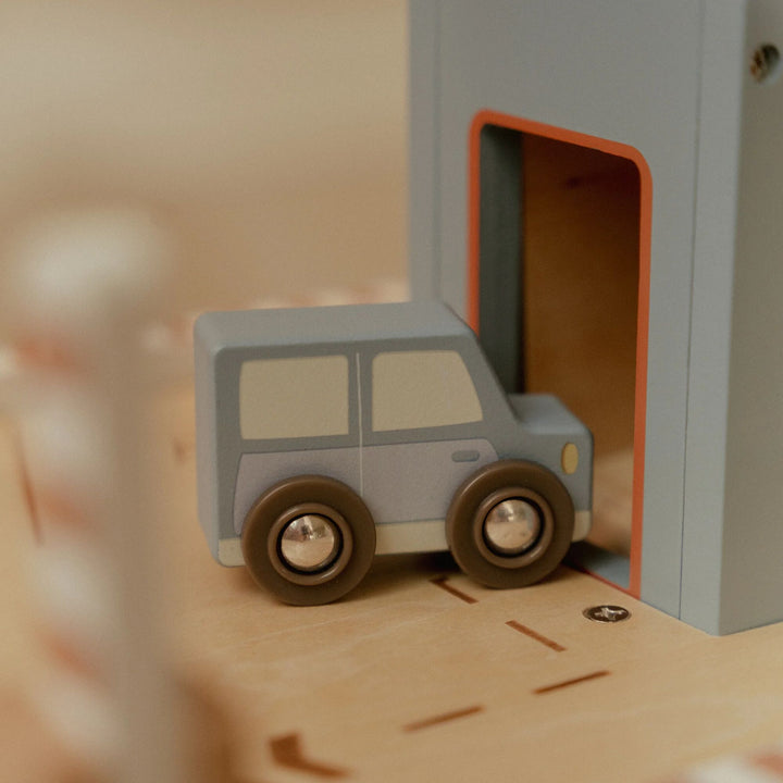 Little Dutch - Parking Garage