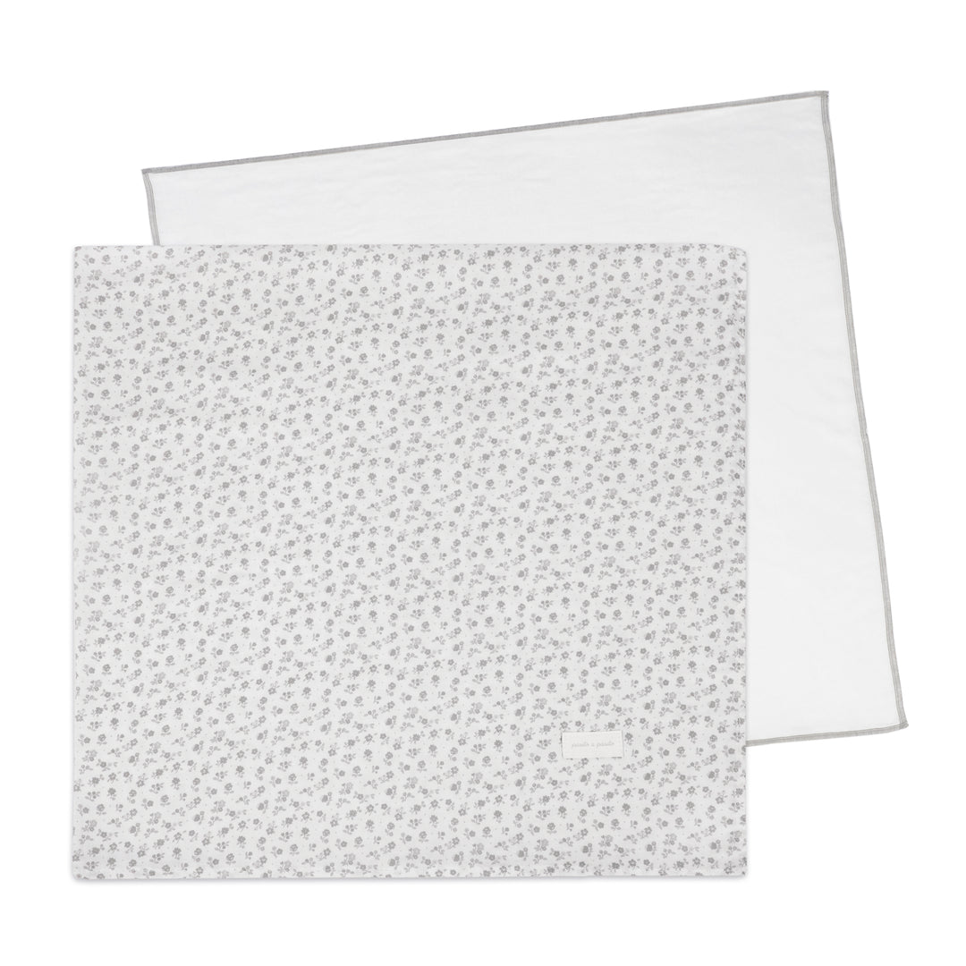 Pasito a Pasito - Muslin Cloth Set - Little Bloom Flowers Grey (2 Pack) - Mabel & Fox