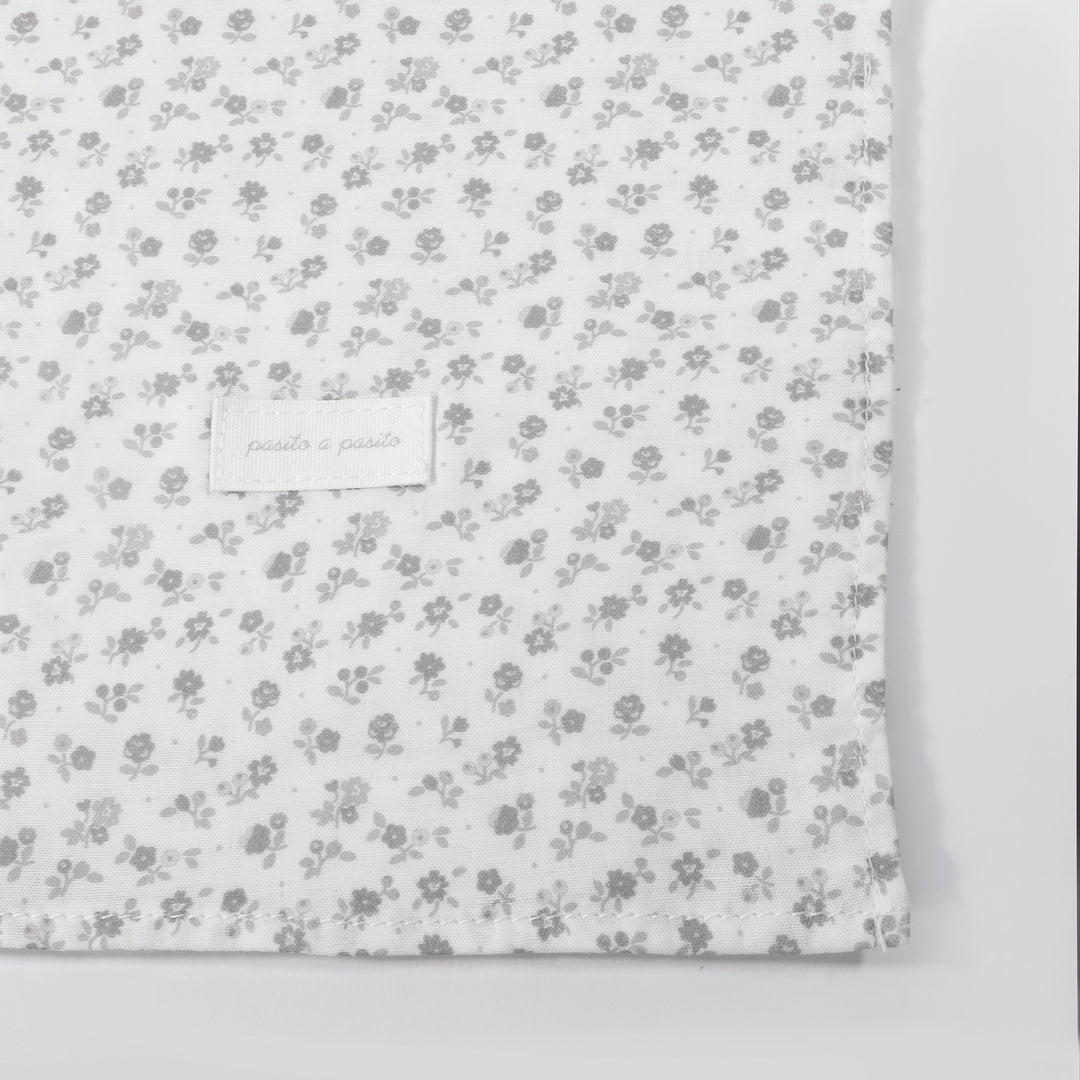 Pasito a Pasito - Muslin Swaddle - Little Bloom Flowers Grey - Mabel & Fox
