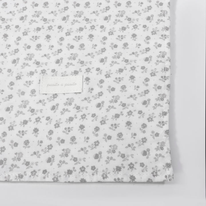 Pasito a Pasito - Muslin Swaddle - Little Bloom Flowers Grey - Mabel & Fox