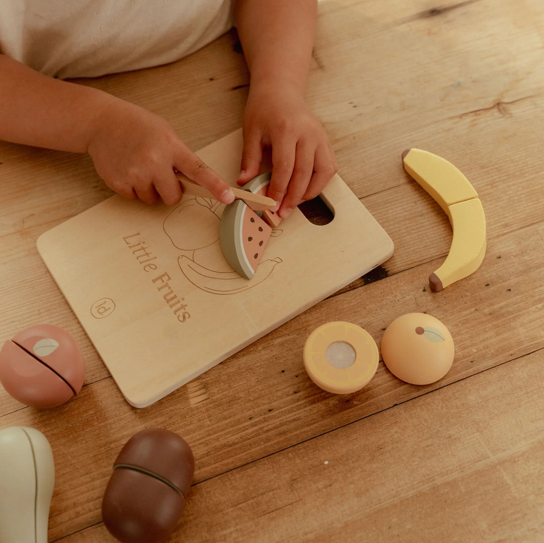 Little Dutch - Slicing Fruit