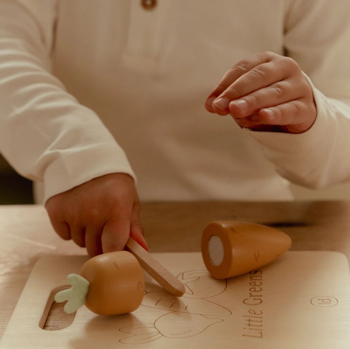 Little Dutch - Slicing Vegetables