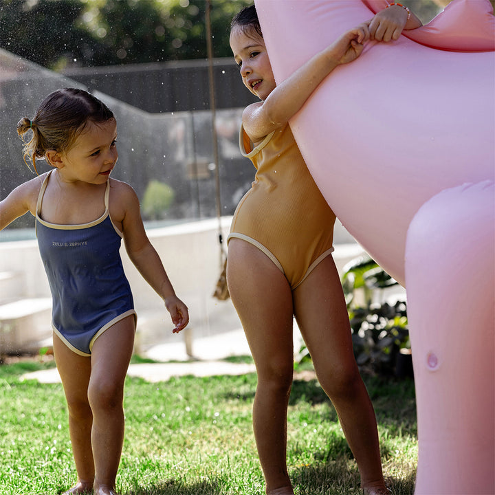 Sunnylife – Dino Giant Sprinkler – Into the Wild Pink - Mabel & Fox