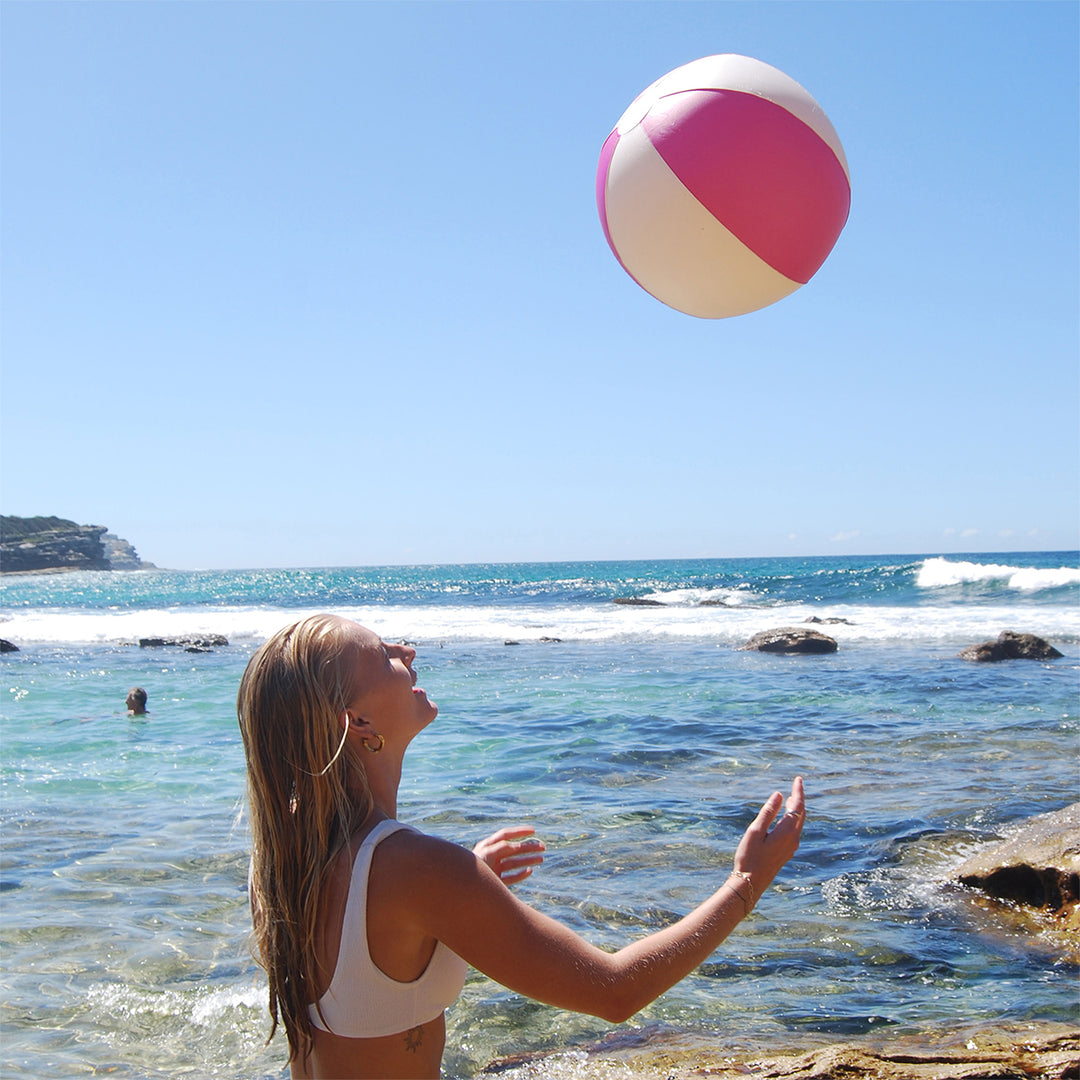 Sunnylife – Inflatable Beach Ball – Zest Magenta - Mabel & Fox