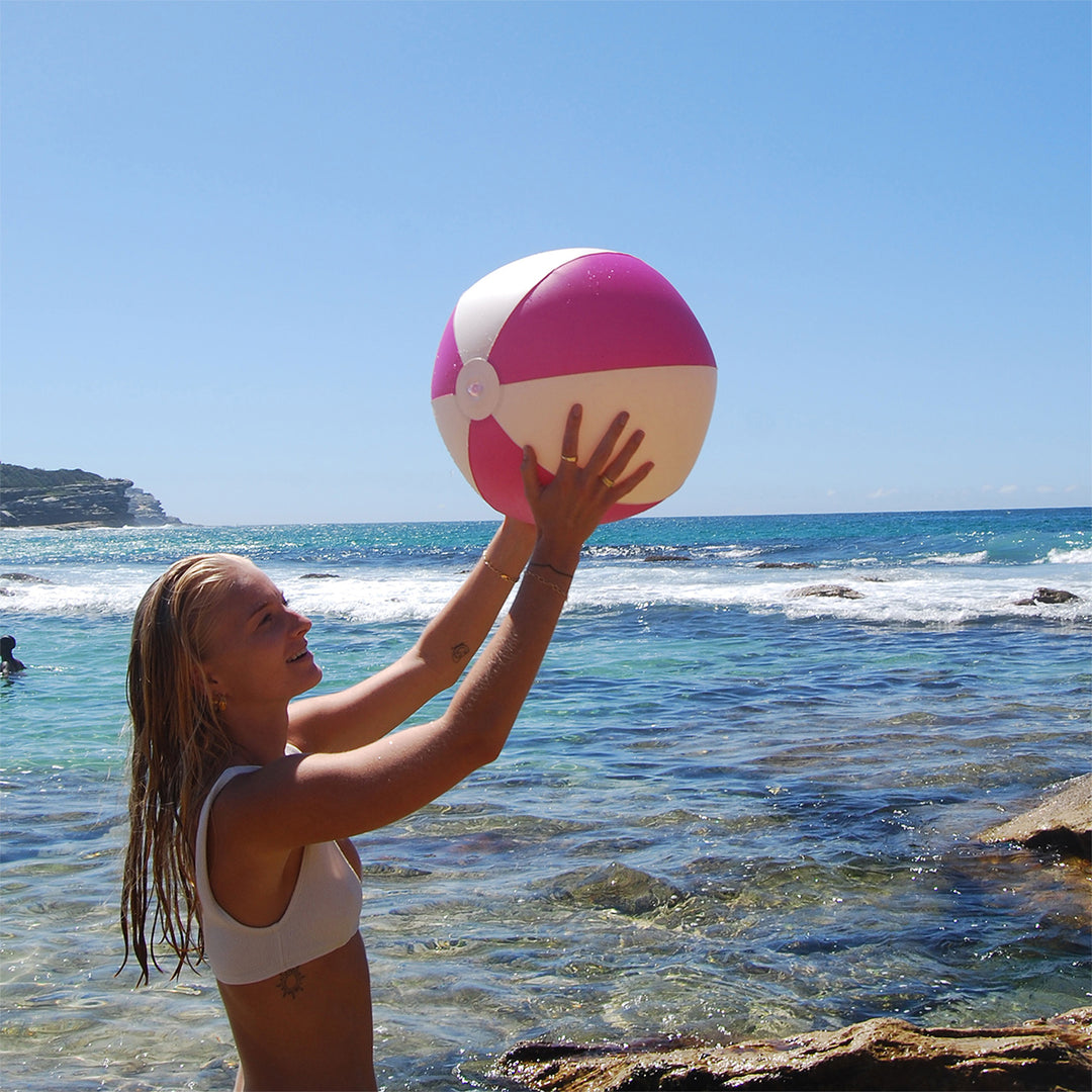 Sunnylife – Inflatable Beach Ball – Zest Magenta - Mabel & Fox