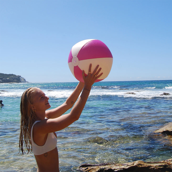 Sunnylife – Inflatable Beach Ball – Zest Magenta - Mabel & Fox