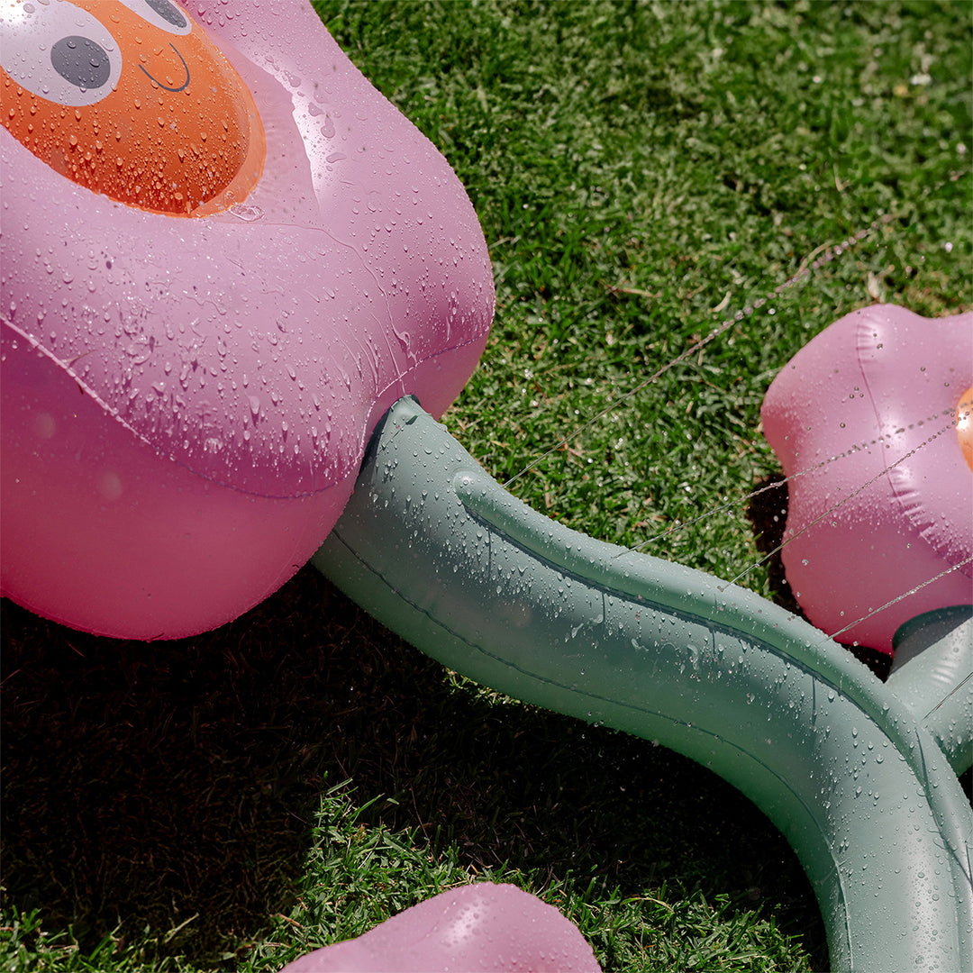 Sunnylife – Inflatable Sprinkler – Poppy the Peach - Mabel & Fox