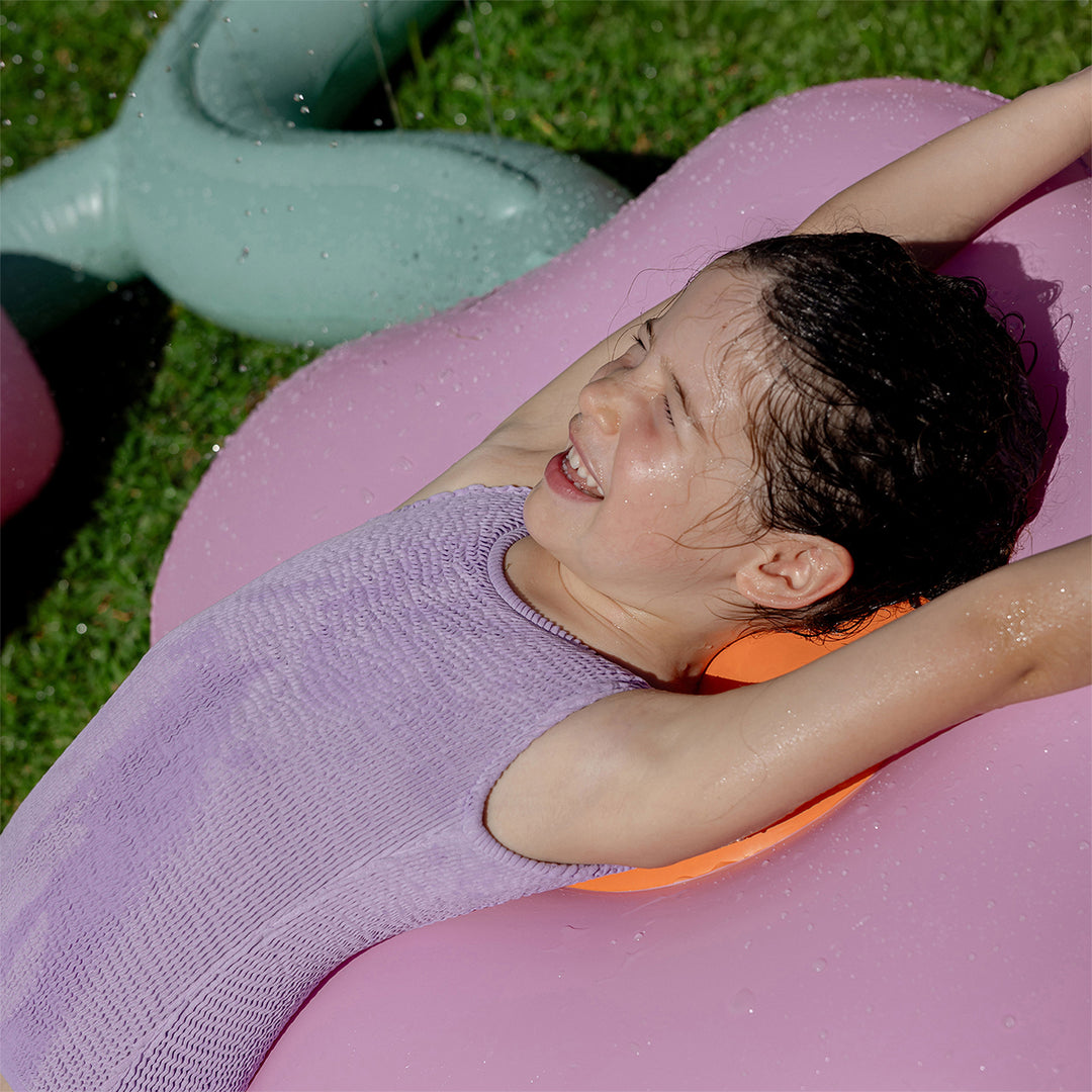 Sunnylife – Inflatable Sprinkler – Poppy the Peach - Mabel & Fox