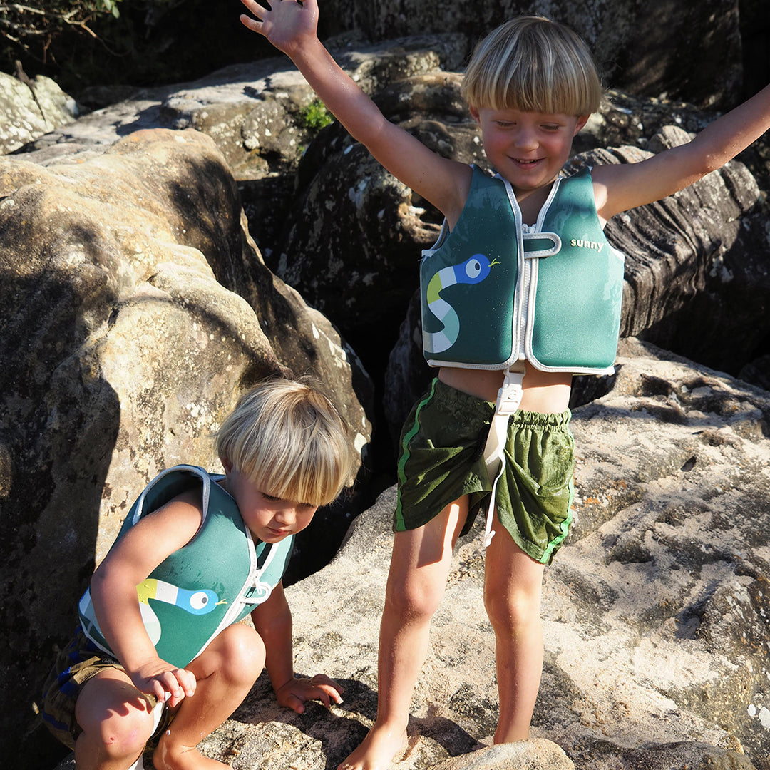 Sunnylife – Kids Swim Vest – Into the Jungle Green - Mabel & Fox