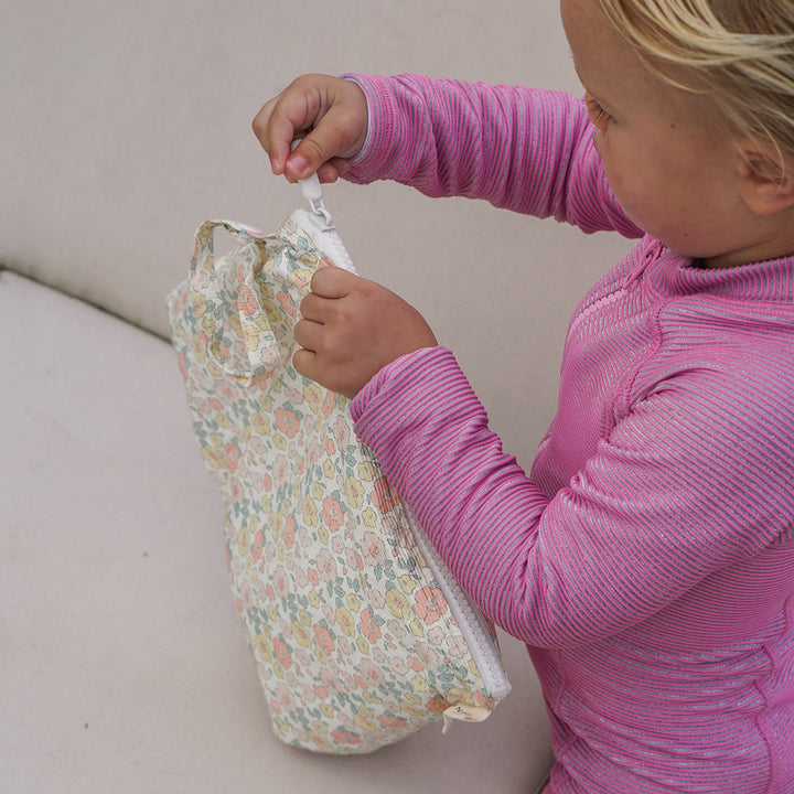 Sunnylife – Kids Wet Bag – Into the Garden Ditsy Floral - Mabel & Fox