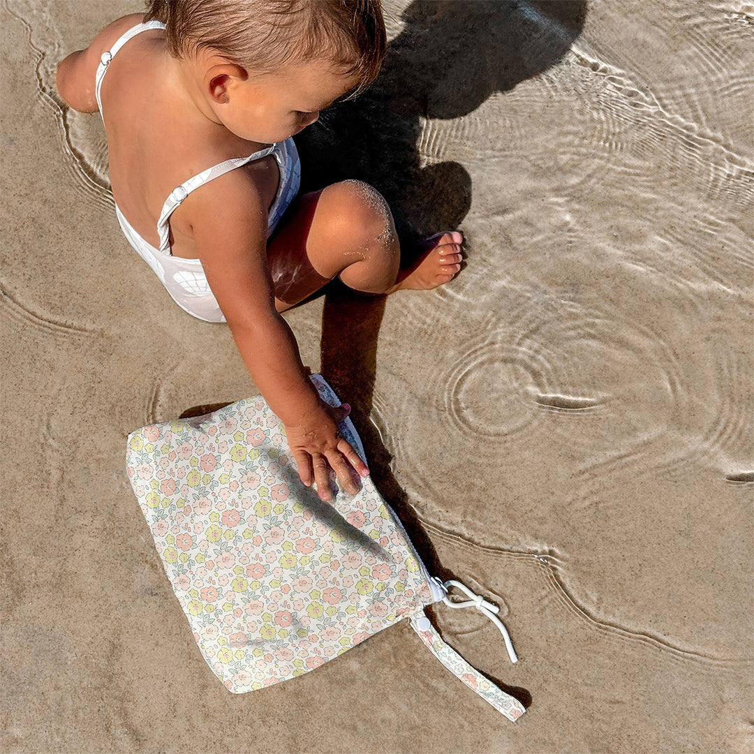 Sunnylife – Kids Wet Bag – Into the Garden Ditsy Floral - Mabel & Fox