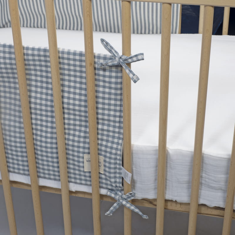 Walking Mum - Crib Bumper - Praliné Vichy / Stripes Matcha (120x60cm) - Mabel & Fox
