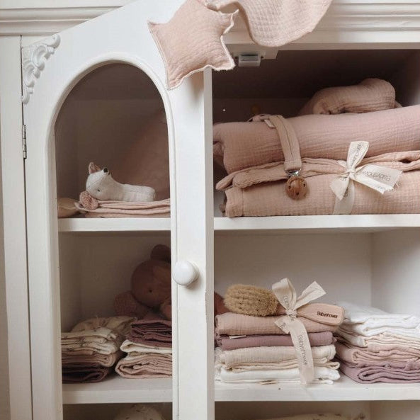 Babyshower - Wood Dummy Holder - Nude Powder