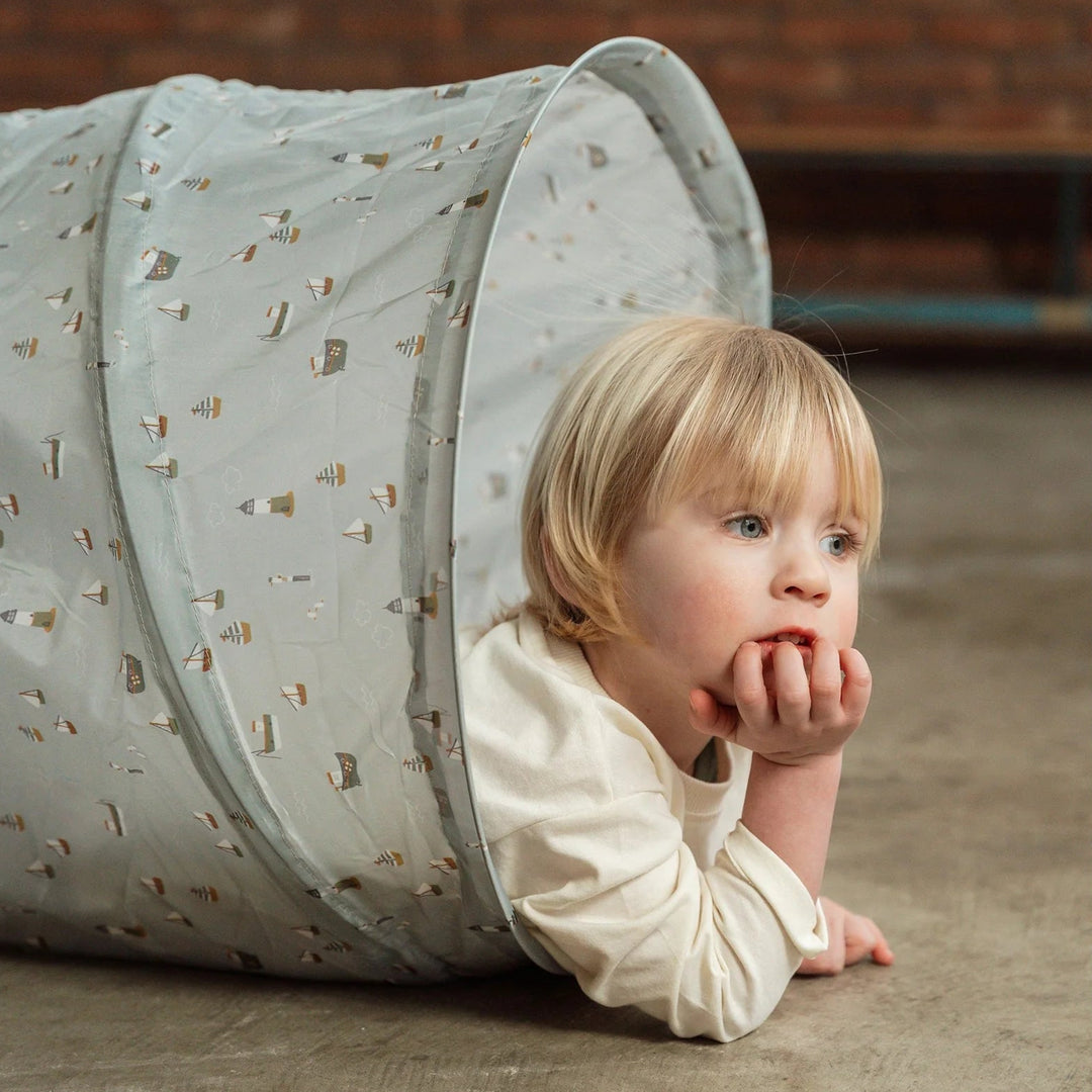 Baby shop crawl tunnel