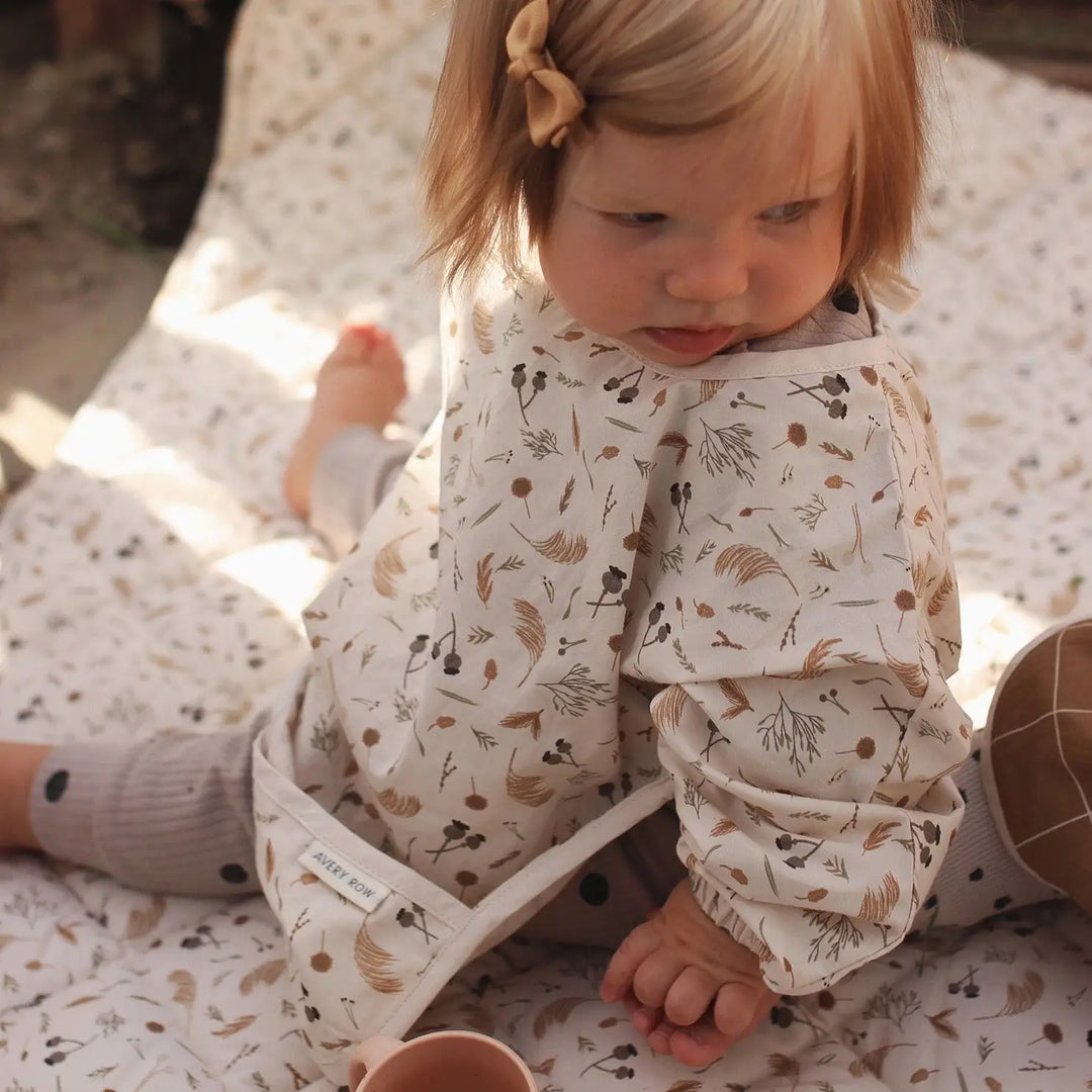 AVERY ROW - ORGANIC SLEEVED BABY BIB  - GRASSLANDS - Mabel & Fox