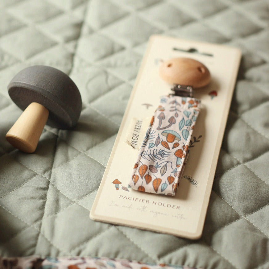 AVERY ROW - ORGANIC PACIFIER HOLDER - WOODLAND WALK - Mabel & Fox