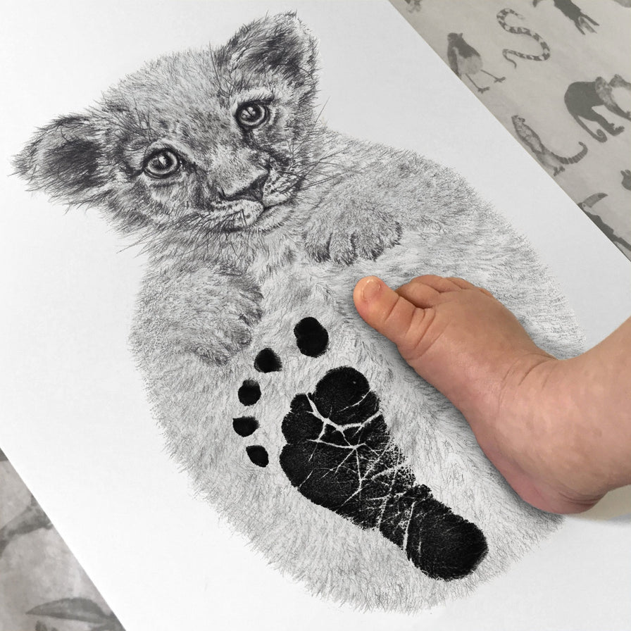 LUCY COGGLE DESIGNS - BABY LION FOOTPRINT KIT - Mabel & Fox