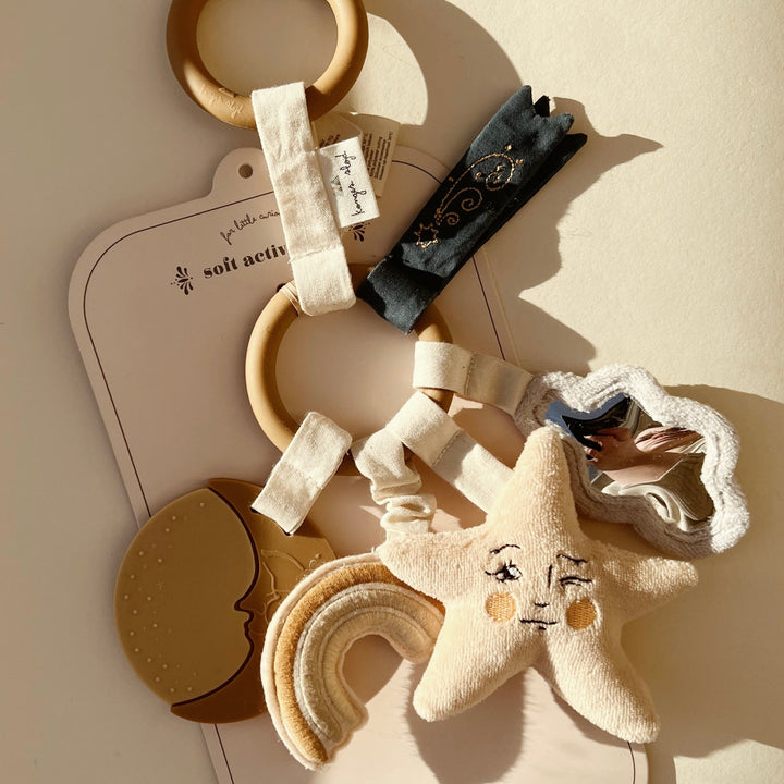 Konges Slojd - Activity Ring - Sky - Mabel & Fox